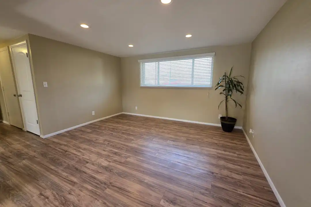 9639 Dana Cir unit B - View 5