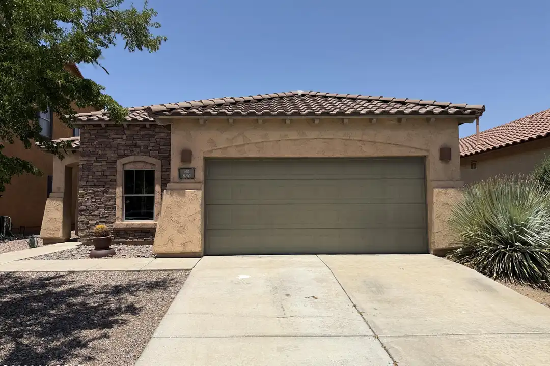 880 West Calle Valenciana – photo 1