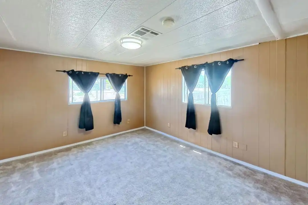 30100 Lakeview Ave - View 4