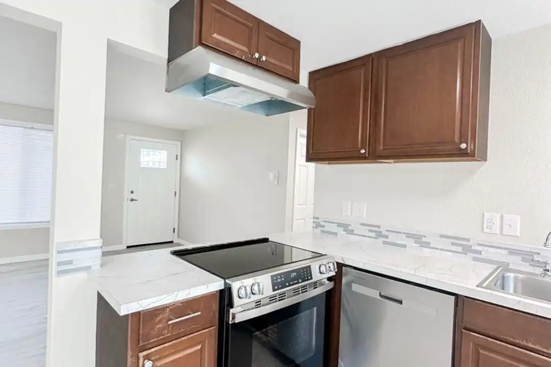 180 Garland Way N unit 06 - View 5
