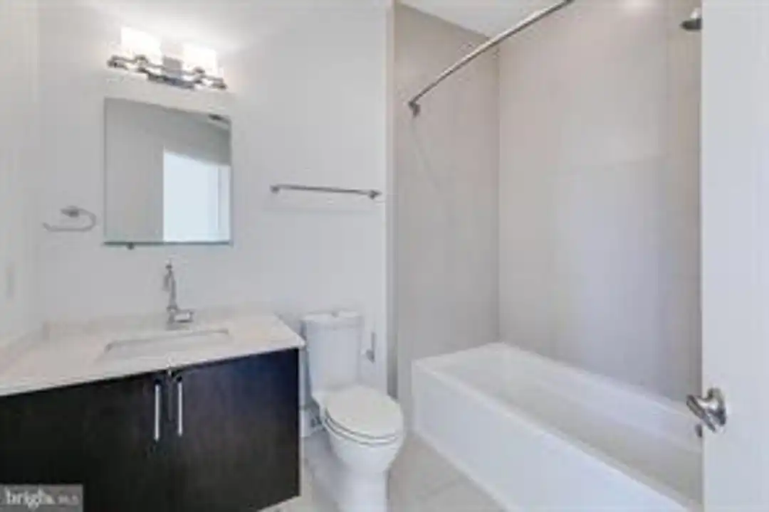 1106 Hope St - View 4
