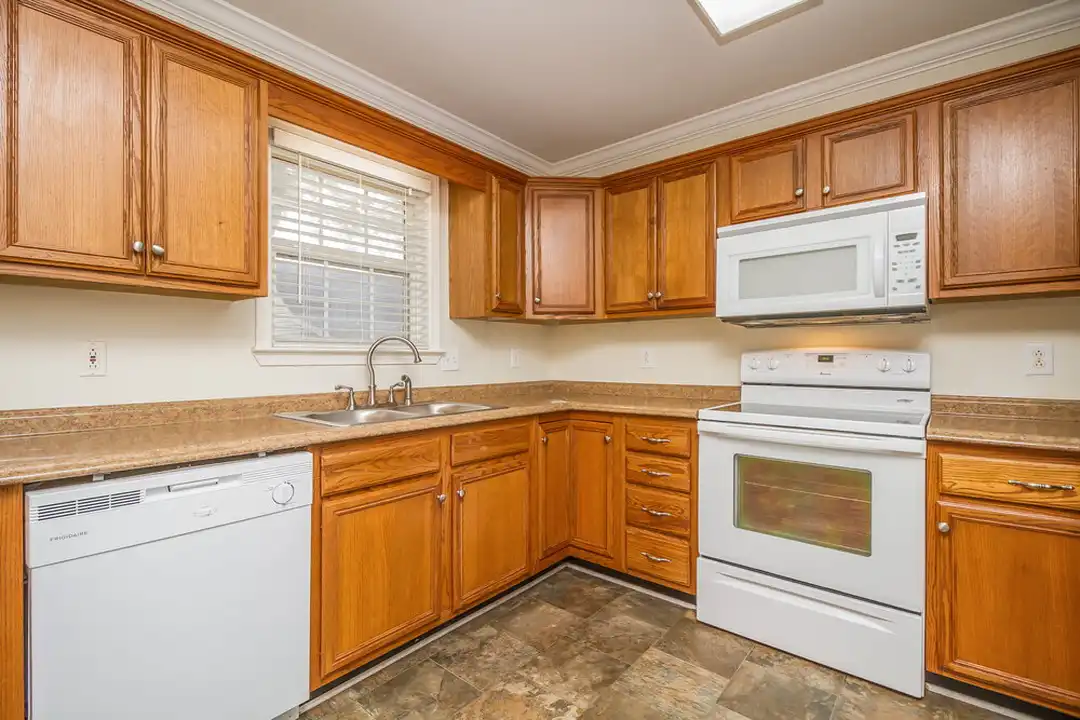 1527 Dodd Trail - More
