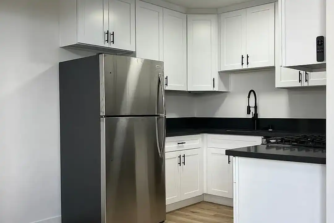 2535 Kansas Ave - More