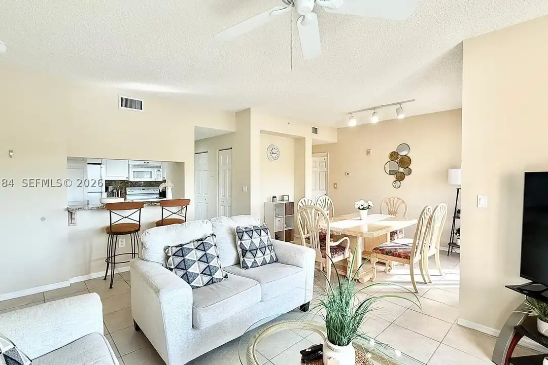 Apartment in Palm Beach Gardens - View 4