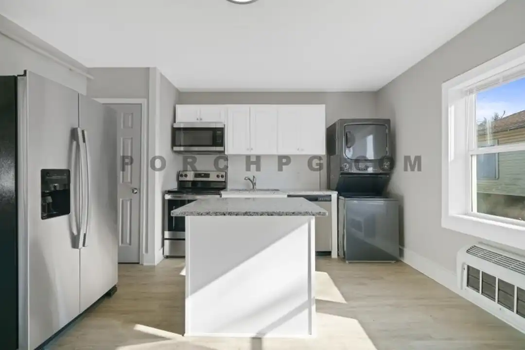 907 Maple Ave SE unit 1 - More