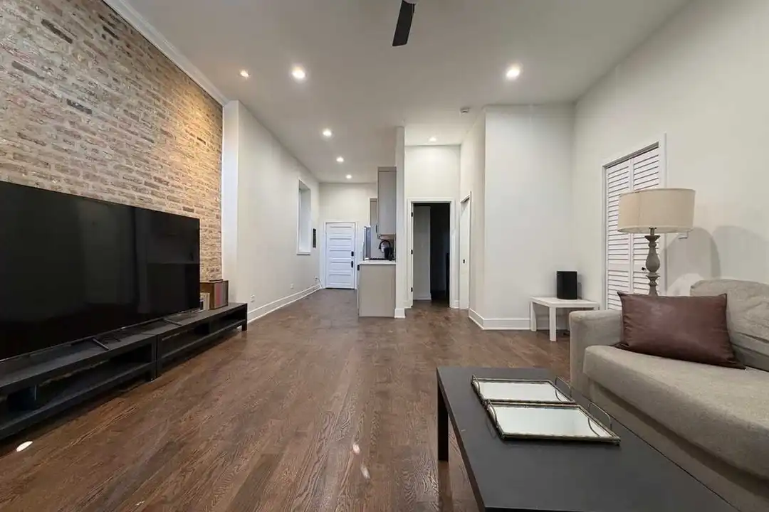 1110 S Western Ave unit 1496027P - View 2