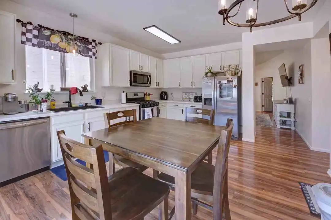 7518 Stephenville Rd unit NA - View 3
