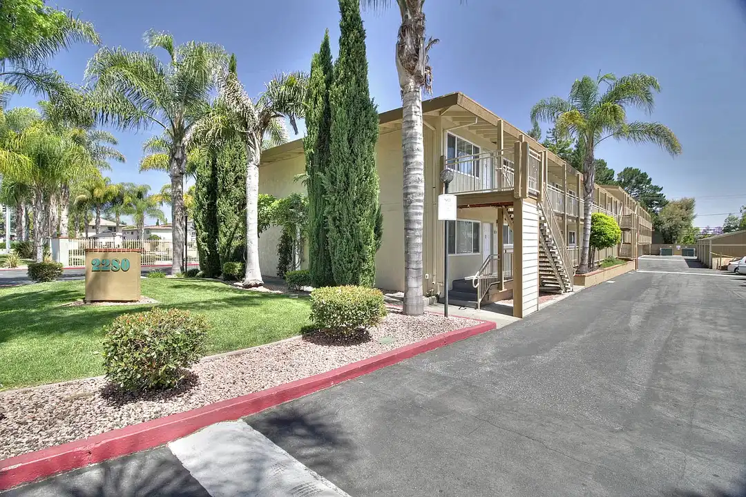 The Arbors at Mountain View Apartments - View 2