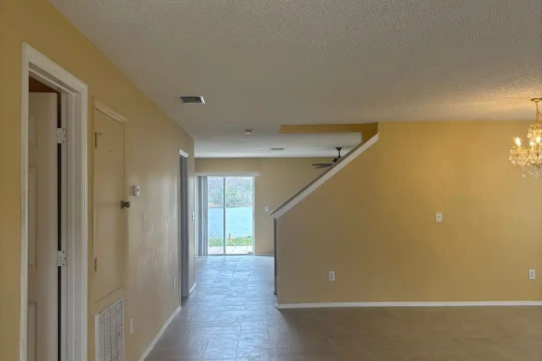 2102 Stoneview Rd - View 4