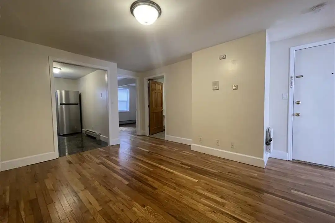 204 Christopher Columbus Dr unit 1 - View 3