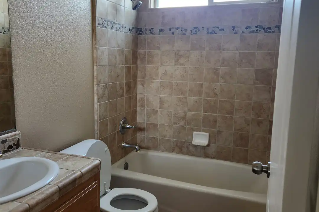 431 Morena Dr - More