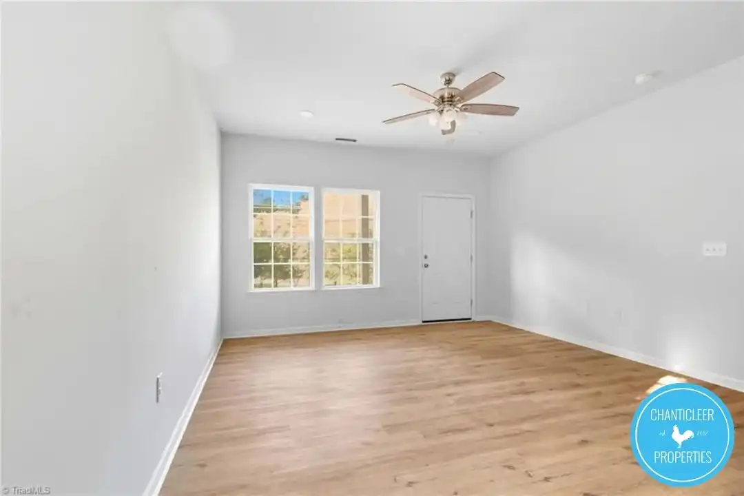 2903 Bolton Pl - More