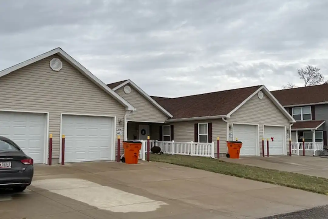 911 N Riverside Dr unit 6 – photo 1 of 12