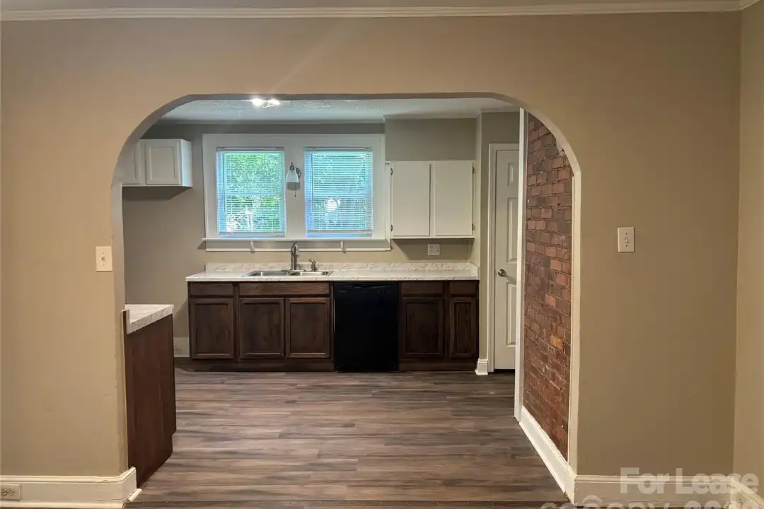 House in Concord - View 4