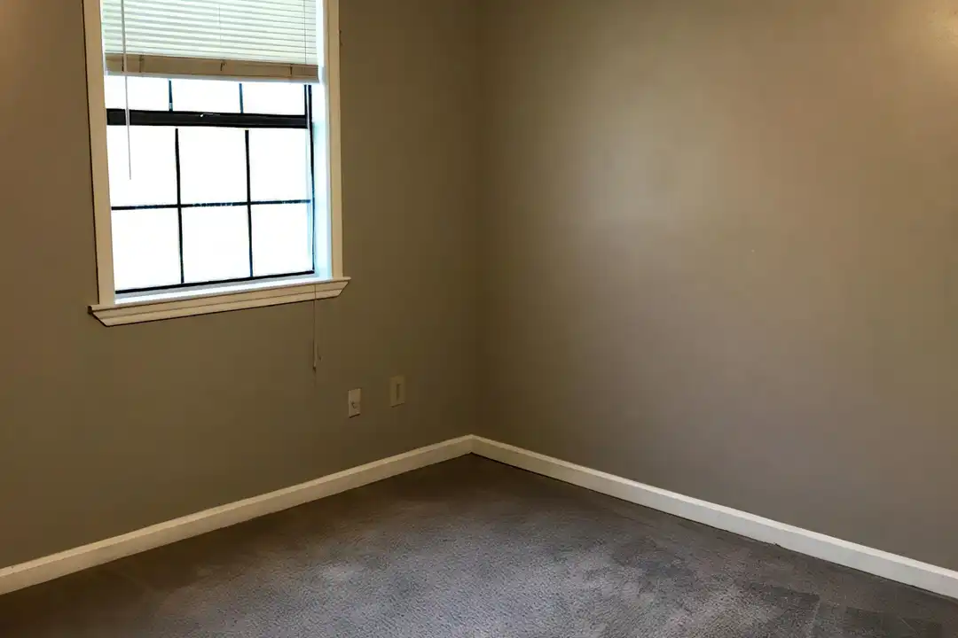 107 S St Jean St unit 107 - View 4