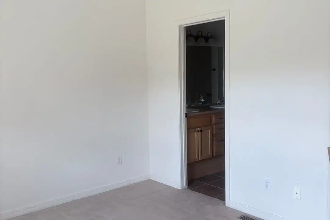 109 Cinnamon Dr unit Unit 1 - View 5