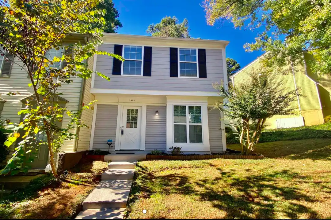 2944 Aspen Woods Entry - View 2