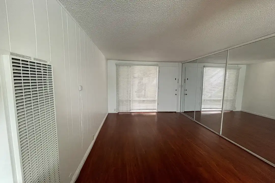 Belmont Apartments - View 4