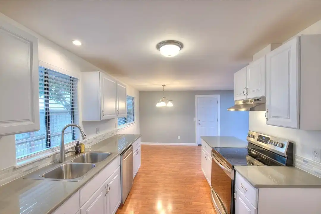 32902 33rd Ave SW - Federal Way, WA | Rent.