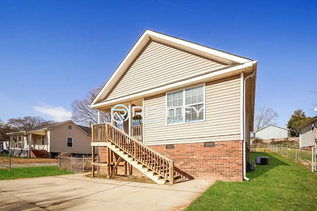 House in Kannapolis - View 2