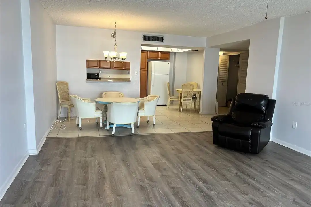 400 Island Way #608 - View 3