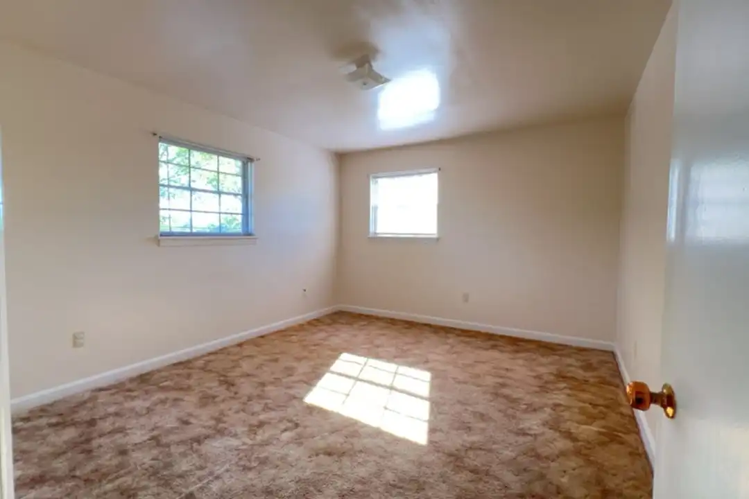 1041-1043 Jeanette Ave unit 1041 - More
