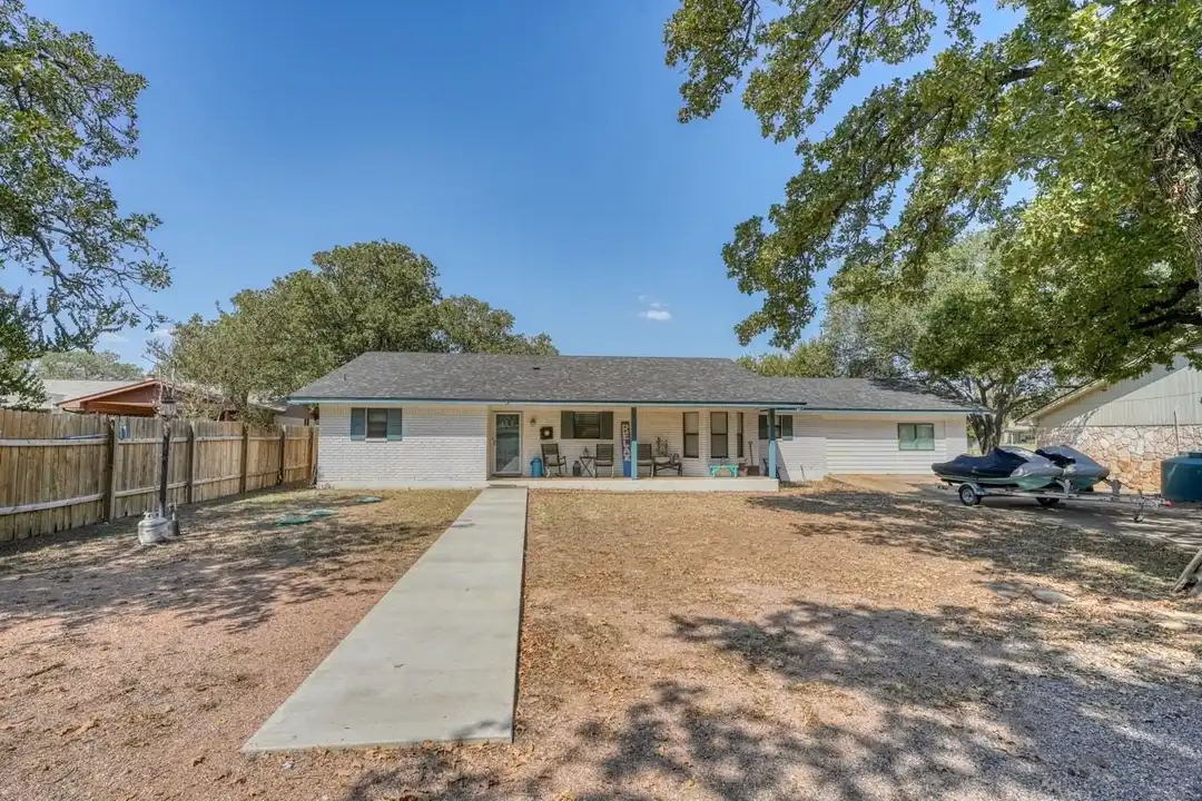 724 S Chaparral – photo 1 of 29
