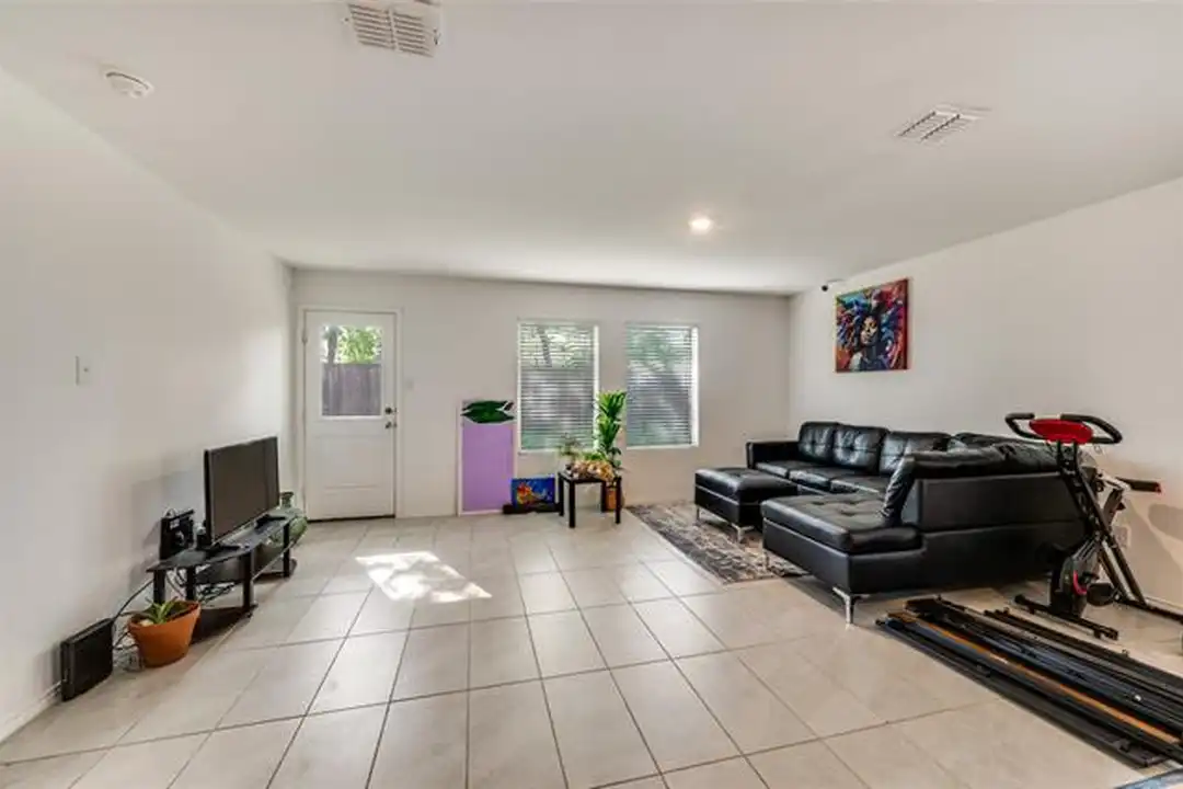 1416 Clairborne Ct - View 6