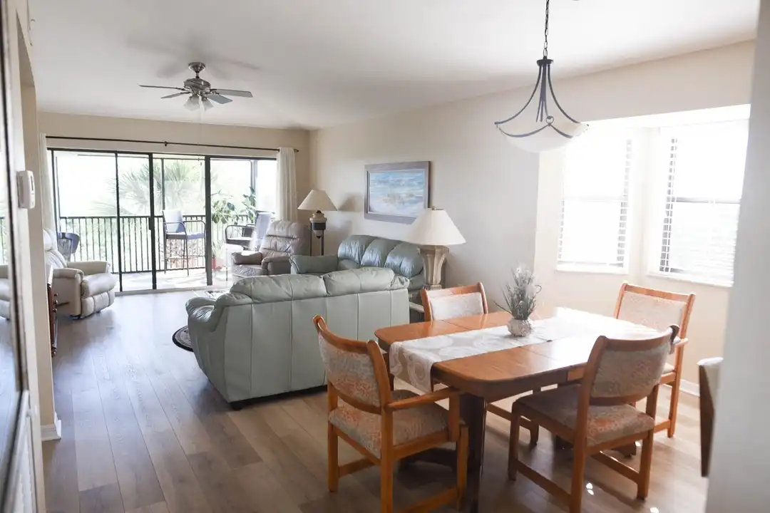 466 Bouchelle Dr unit 305 - View 3