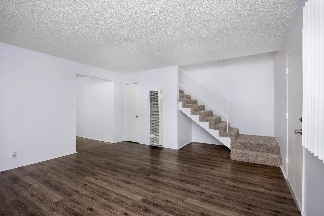 Eucalyptus Apartments - View 4