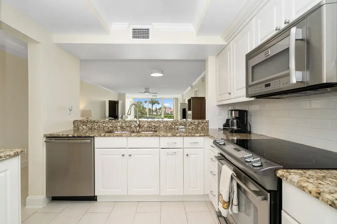 Apartment in Saint Petersburg - More