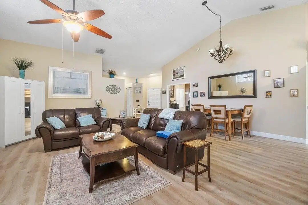 1804 Rosewood Way - View 4
