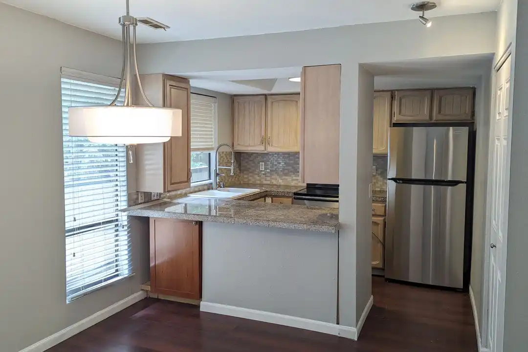 10819 NE 37th Pl unit # 107 - View 3