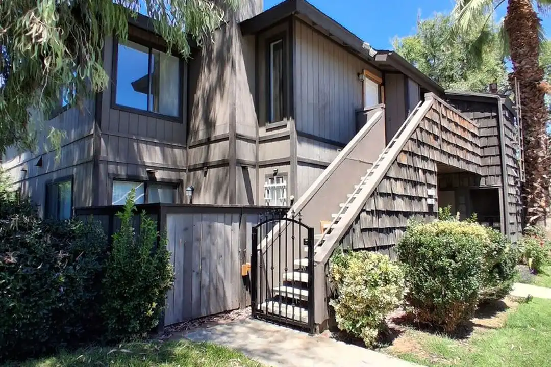1190 S Winery Ave unit # 222 - View 2