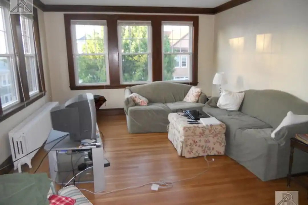 41 Blenford Rd - More