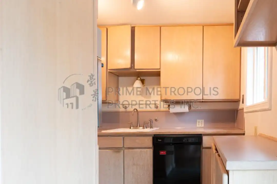 10706 Lakeside Ave NE - View 6