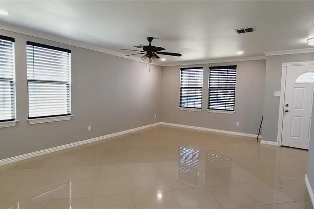 House in Fort Worth - More