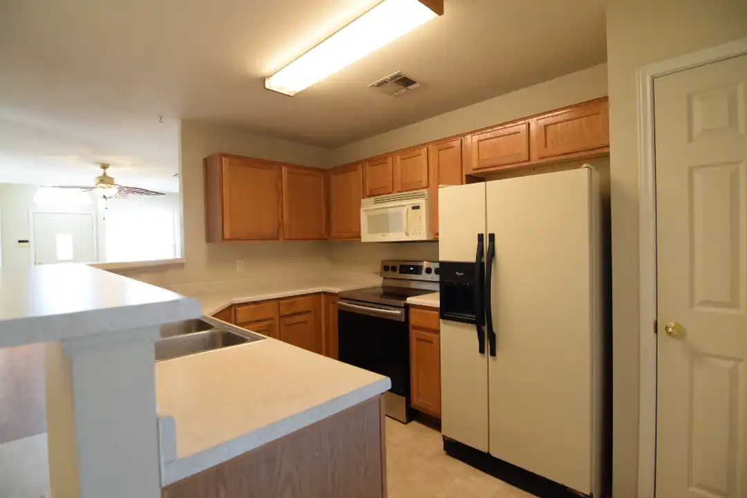 1404 Fox Creek Dr - View 5