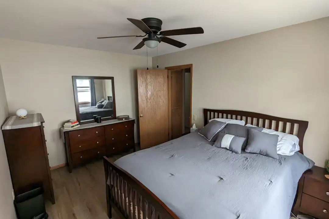 1126 Jefferson St unit B - More