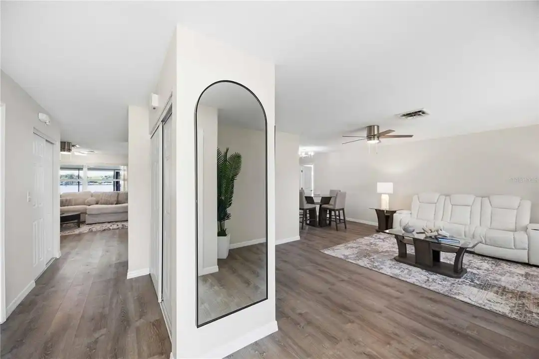 1933 Fairview Dr - View 4