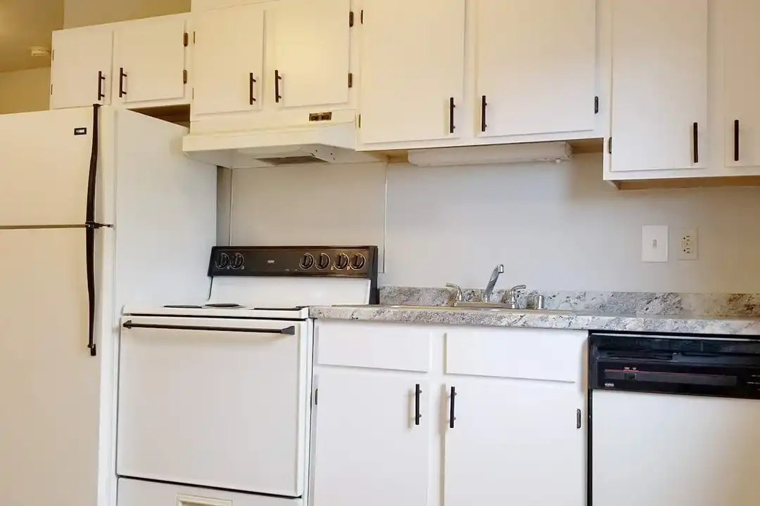 717 Adams St SE - More