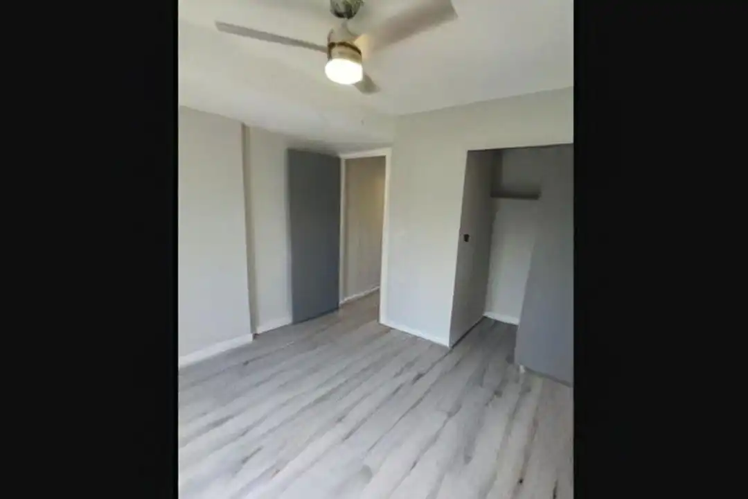 573 Irving Wick Dr E unit a – photo 1 of 6