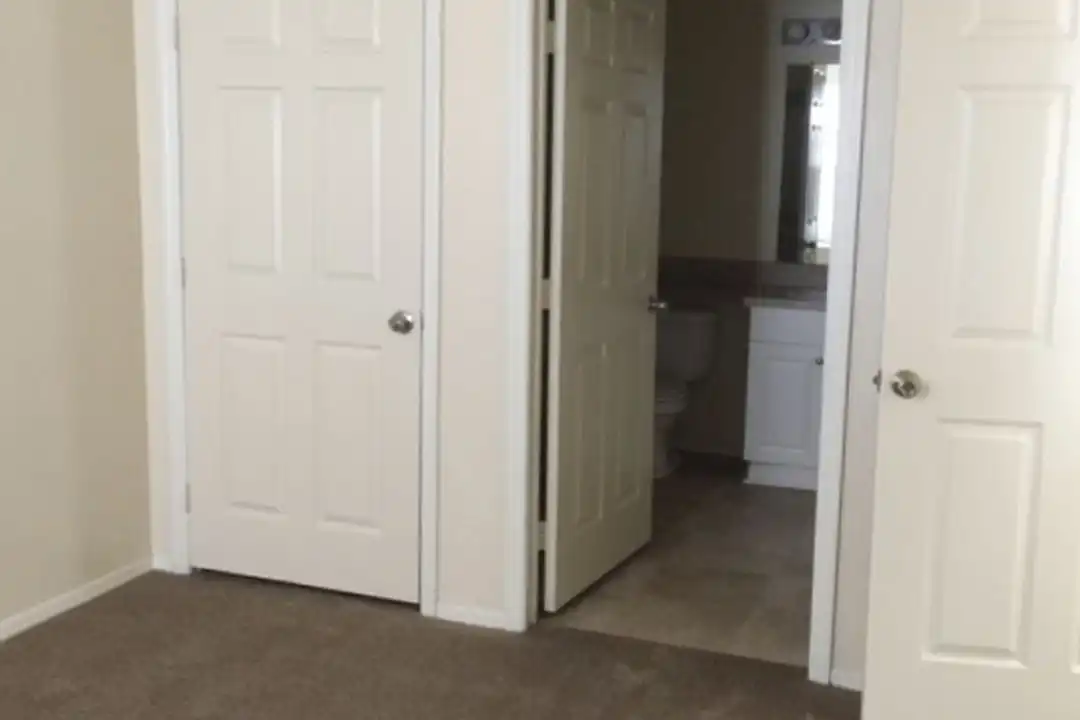 Apartment in Zephyrhills - More