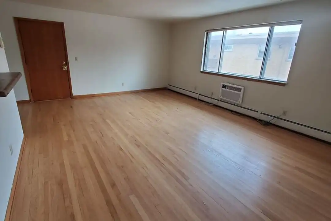 1920 Lathrop Ave unit 208 – photo 1