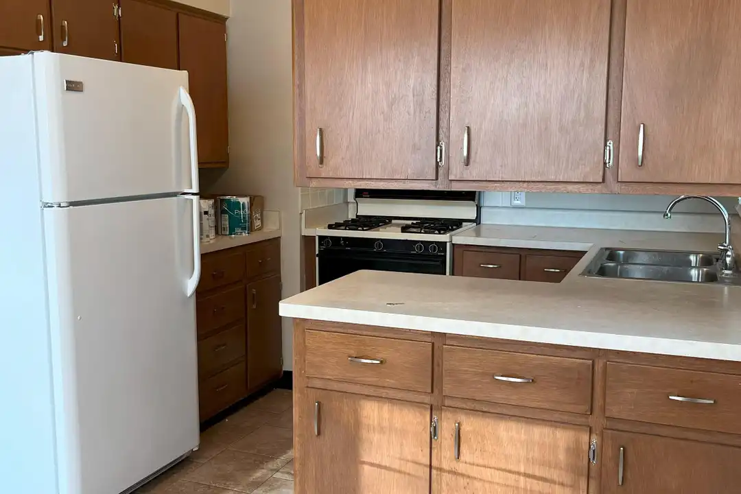 412 11th Ave W - View 6