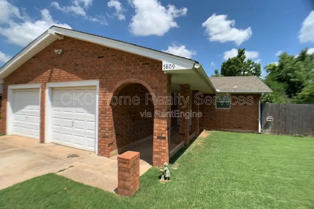 5809 NW 62nd St - View 5