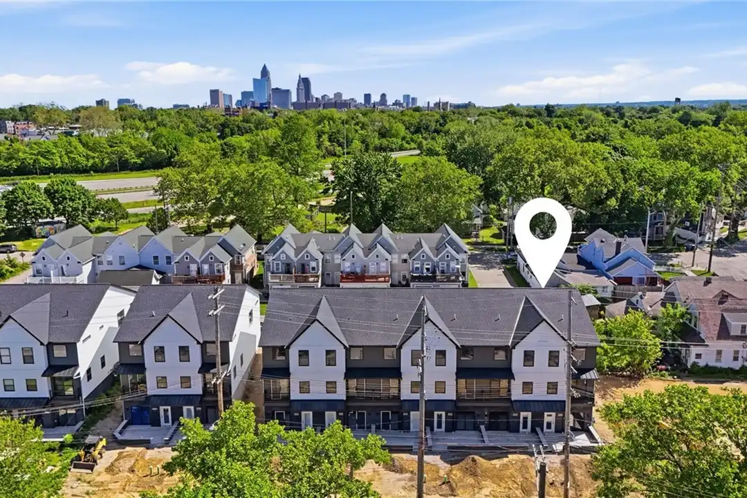 4720 Walworth Ave – photo 1