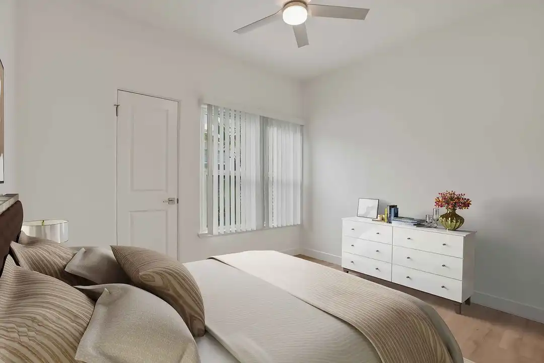 2317-2321 Ocean Park Blvd - View 3