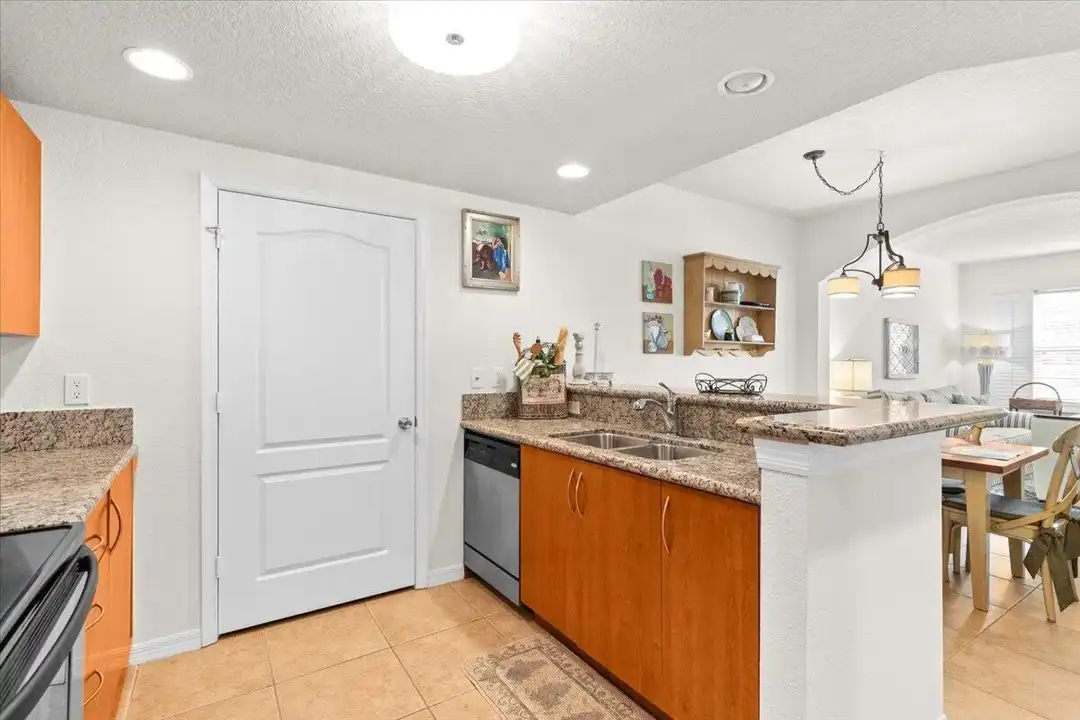 Apartment in Port Saint Lucie - More