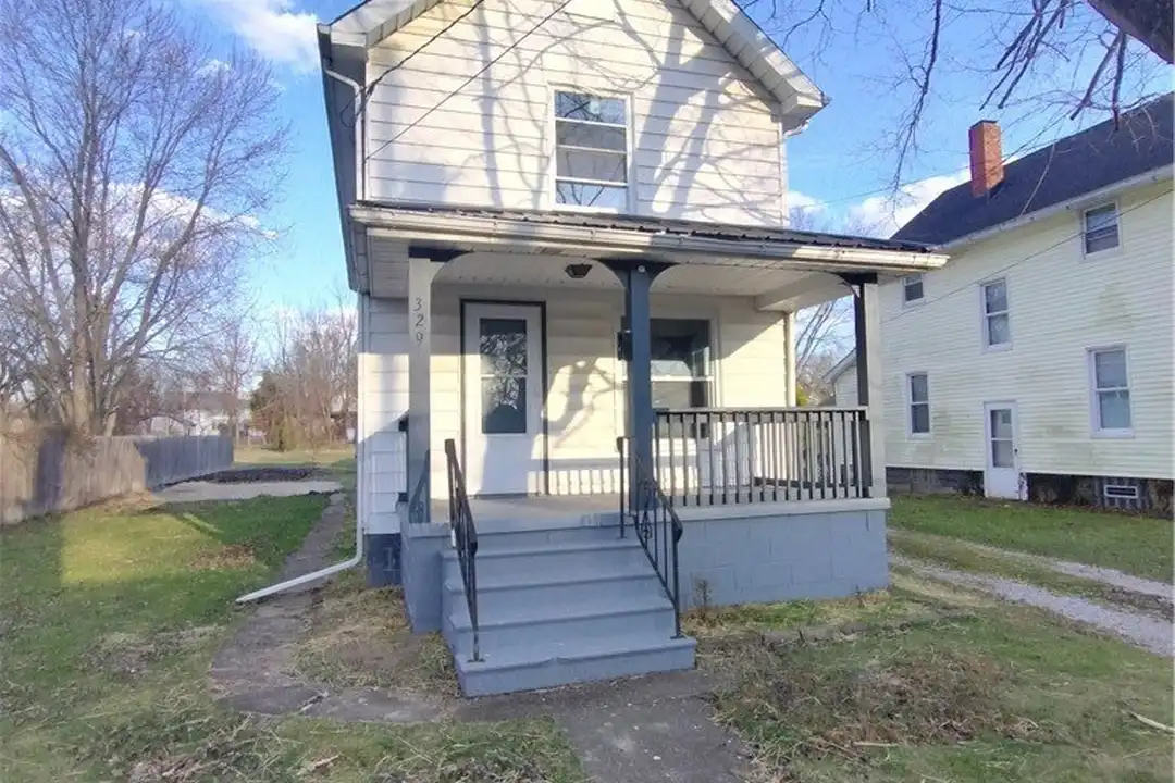329 Charles Ave SE – photo 1